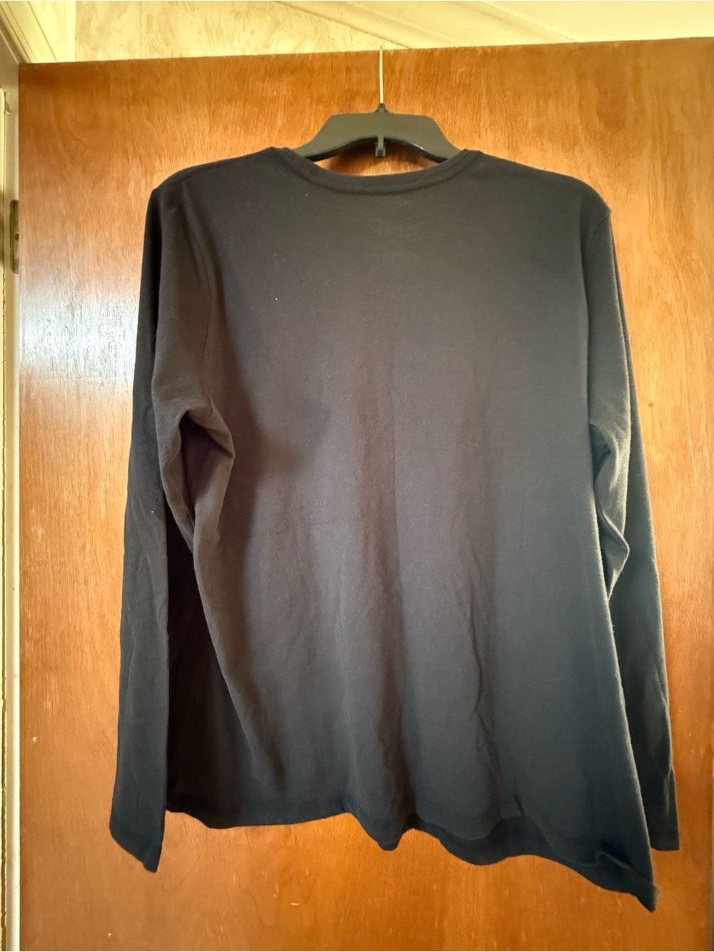 Women's Black Long Sleeve Crewneck Blouse - Timeless Everyday Top